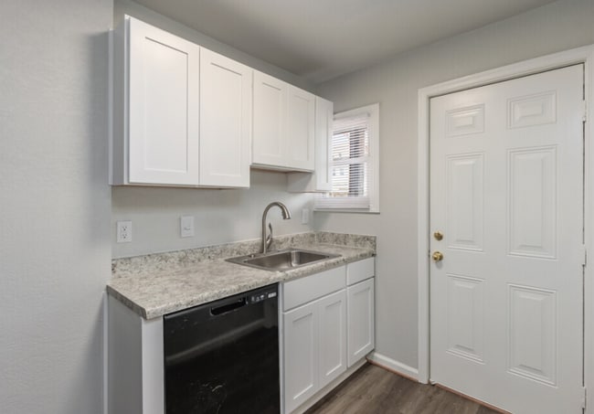 Photo - 869 36th St Unidad 73501