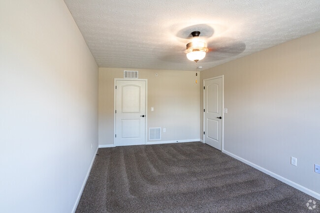 3HAB, 2BA - 1.350 ft² - Habitación - Shelby Oaks Apartments