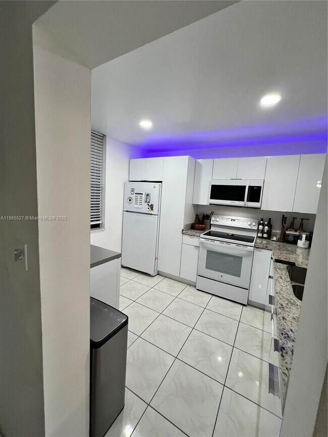 Photo - 100 NW 76th Ave Unit 302-2