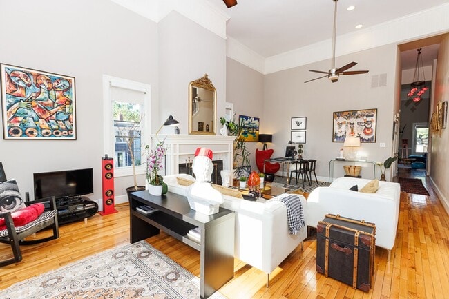 205 18th St SE Unit 3