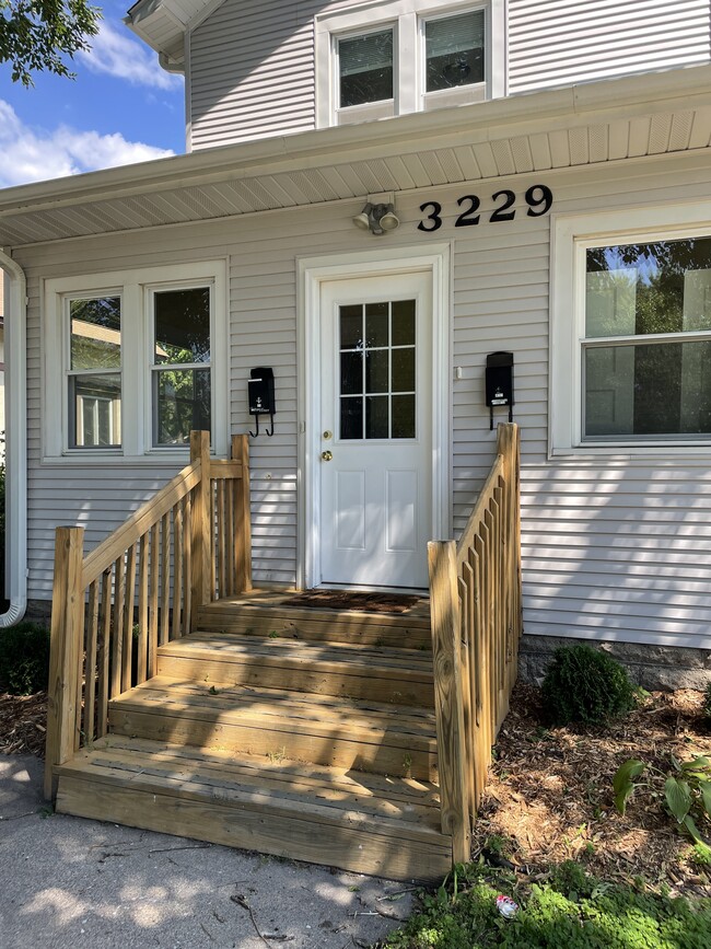 Welcome Home - 3229 22nd Ave S Unit #1