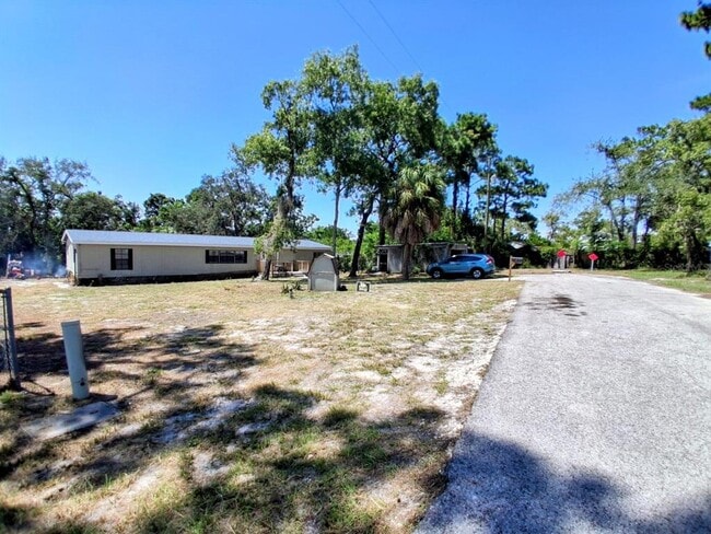 Photo - 15215 Vine St