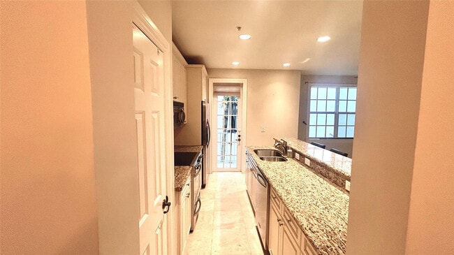 Photo - 2720 NE 9th Ave