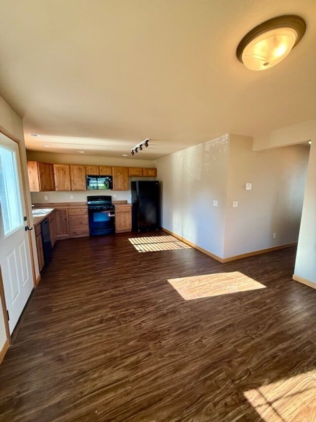 3 Bedrooms 2 1/2 Bathroom Townhouse - 3 Bedrooms 2 1/2 Bathroom Townhouse