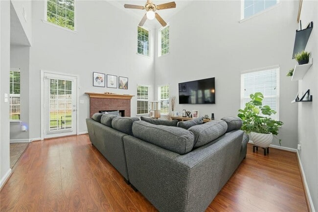 Photo - 983 Aspen Dr