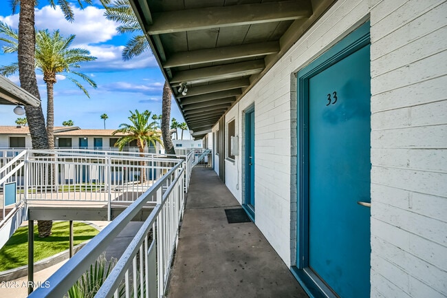 Photo - 3025 N 32nd St Apartment Unit 33