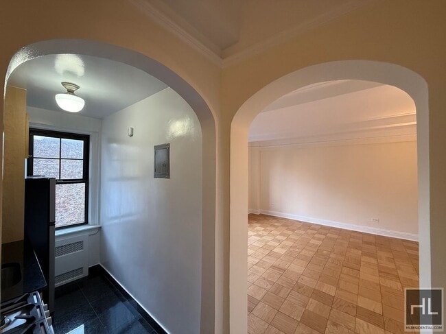 Building Photo - Christopher Street