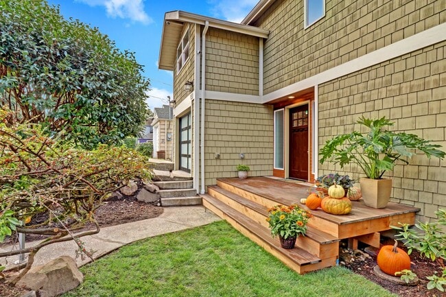 Photo - Wedgwood/Ravenna Home