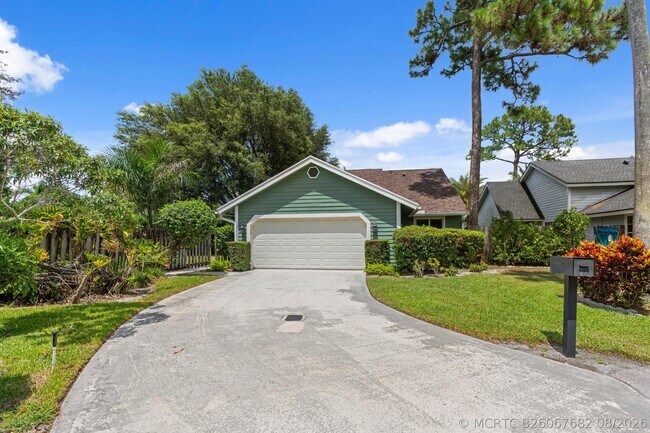 433 Goldenwood Way
