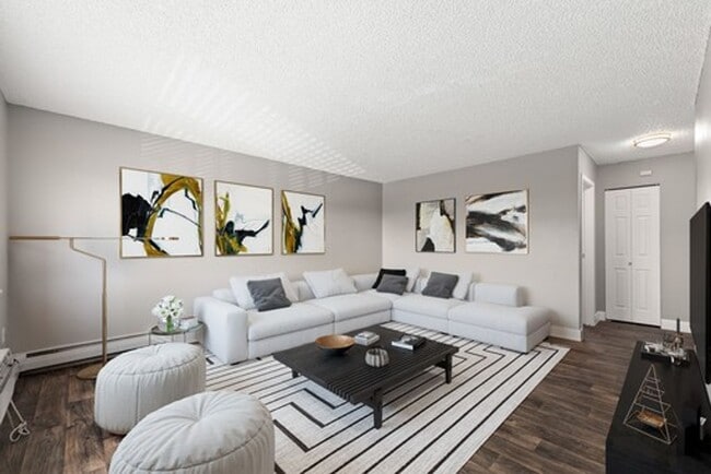 Photo - Crestone Apartments