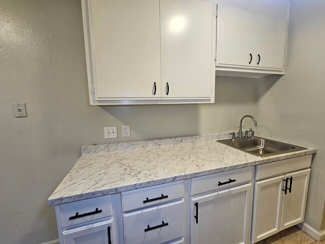 Photo - Sunny and Bright 2 Bedroom Townhouse in Vallejo CA