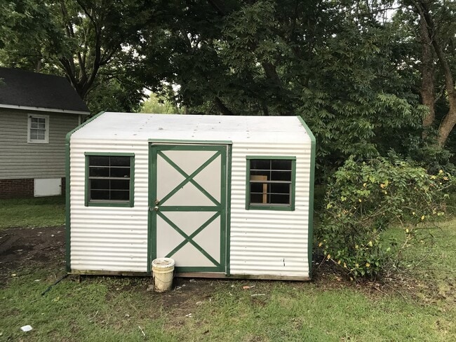 Photo - Great Corner Lot Home in Downtown Clayton