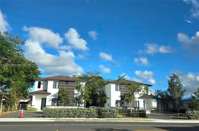 Building Photo - 1313 NW 6th Ave