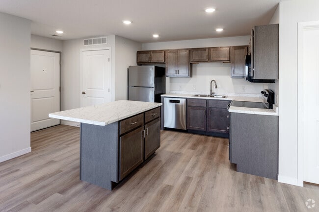 1BR, 1BA - 740SF - Kitchen