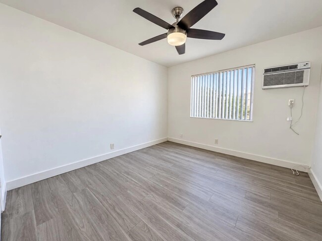 6136 Fulton Ave Unit 5