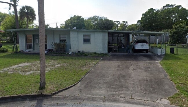 Photo - 3 bed 2 bath house at Royal Palm with 1200...