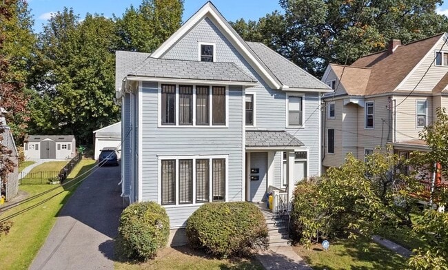 Building Photo - 116 Leroy St Unit 2