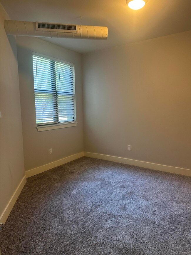 Photo - 650 S Mill St Unidad 120 Rental