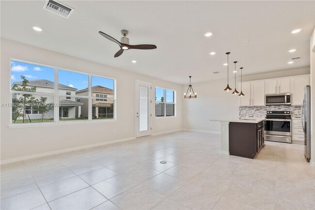 1455 Silk Oak Dr
