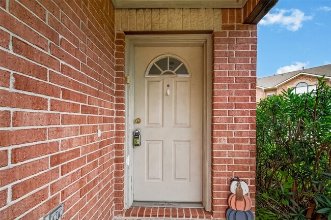 Photo - 5941 S Loop E Unit 104