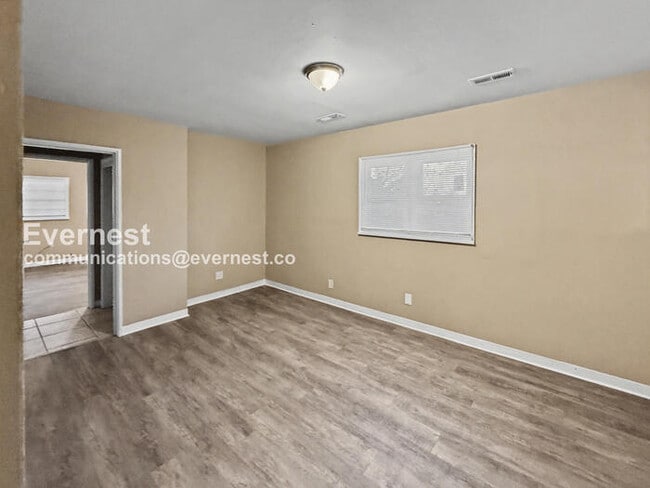 Photo - 252 Meadowdale Ave