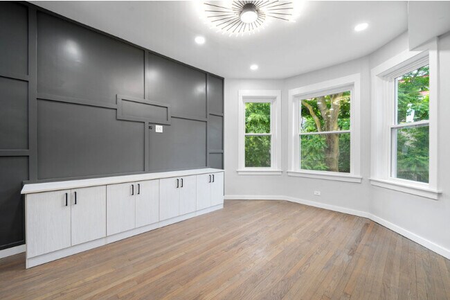 Photo - 1518 W Melrose St Unit 2