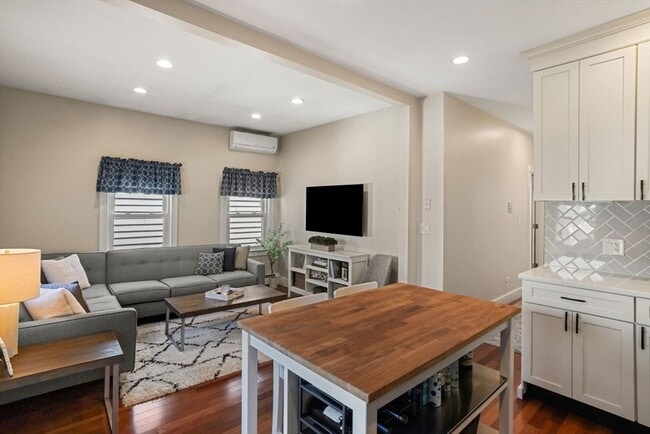 Photo - 596 E 2nd St Unit 3