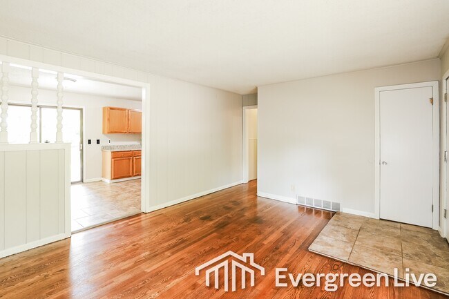 Photo - 9512 Bennington Ave