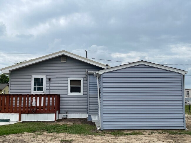 Photo - 333 California St