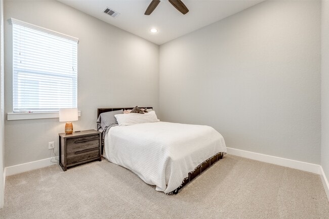 Photo - 4804 Gano St