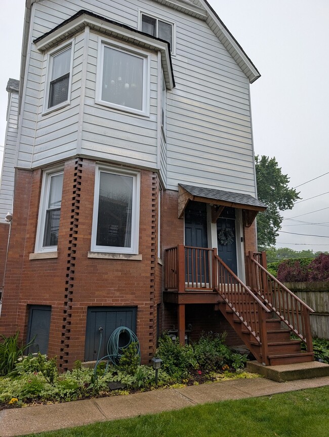 Photo - 2437 W Ainslie St Condo Unit 1R