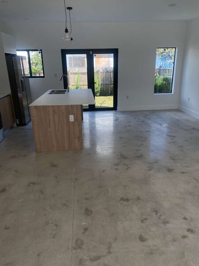 Photo - 6233 NW 20th Ave