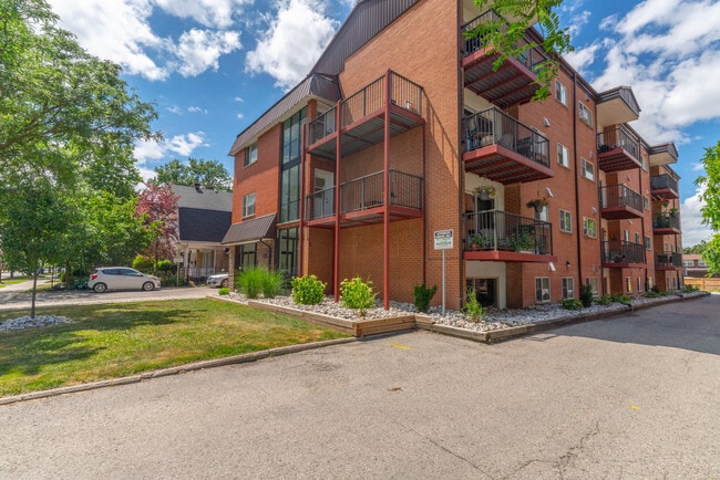 388 Dufferin Avenue - 388 Dufferin Avenue