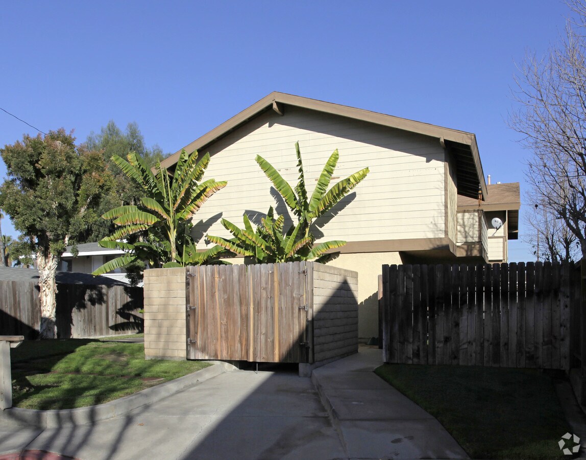 Photo - 238 Avocado St