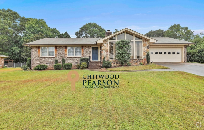 Building Photo - 5011 Pineview Terrace Rental