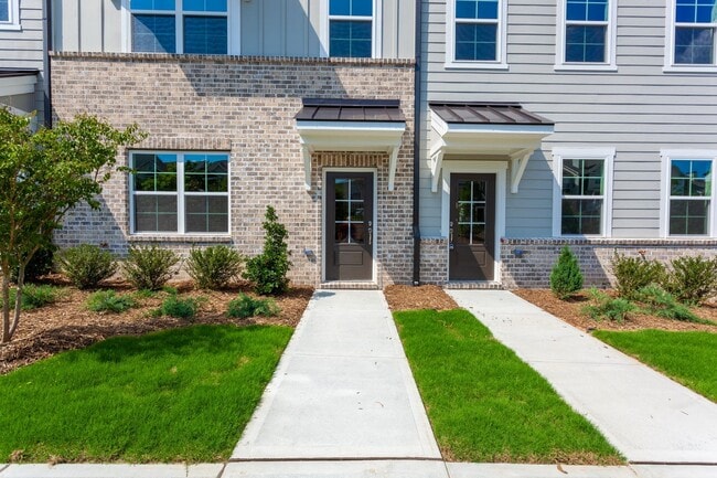 Photo - BEAUTIFUL TOWNHOME WITH COMMUNITY POOL