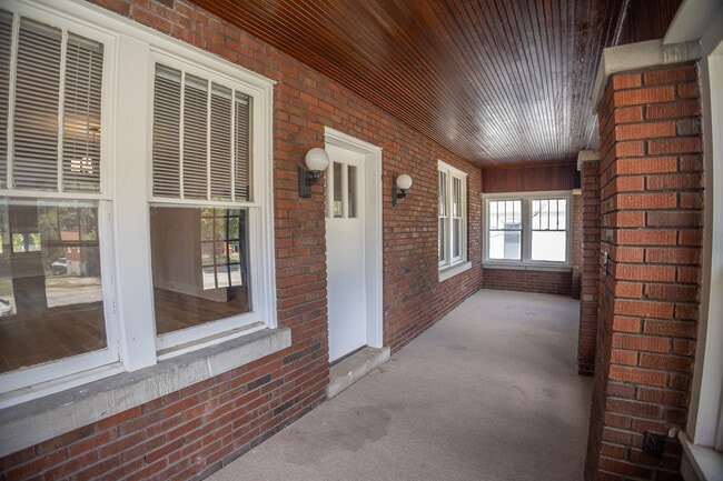 Photo - 1415 W Main St Unit A