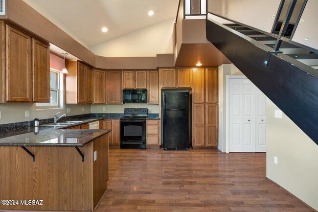 Photo - 1231 E Linden St