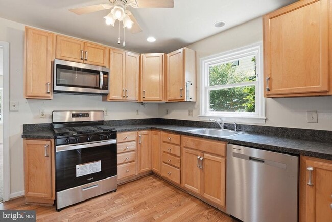 Photo - 108 Battle St SW