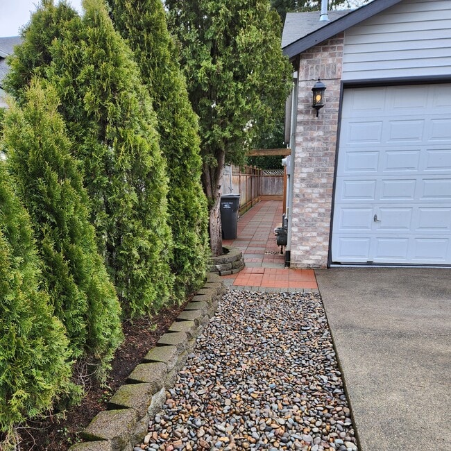 Photo - 14164 SE Bush St