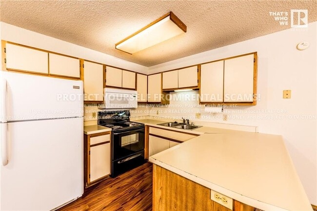 Photo - 686 W Martha Dr