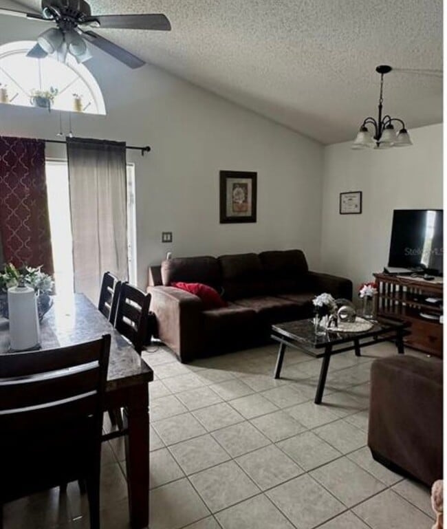 Photo - 242 Durango Loop St