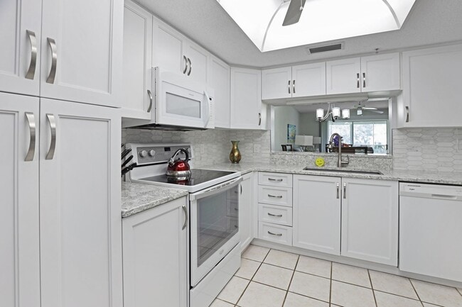 Photo - 6505 Stone River Rd