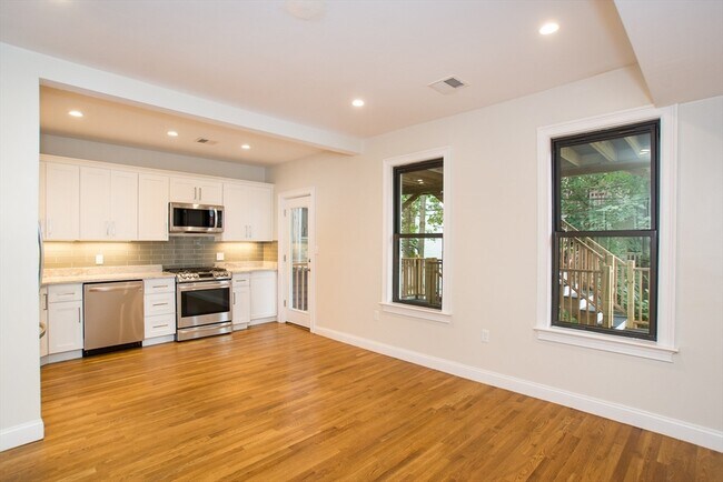 Photo - 280 Chelsea St Condo Unit 1