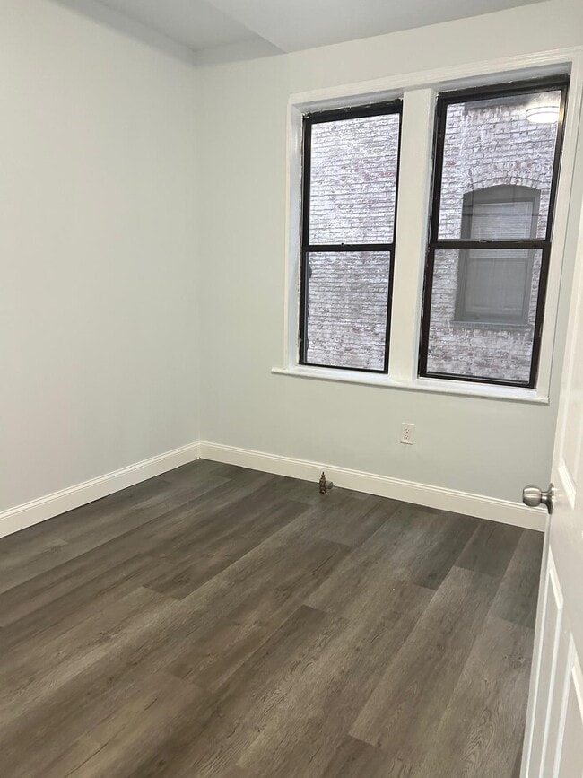 Photo - 61 65th St Unit 1