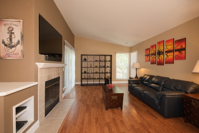 Living Room - 5265 Box Canyon Ct Unit G
