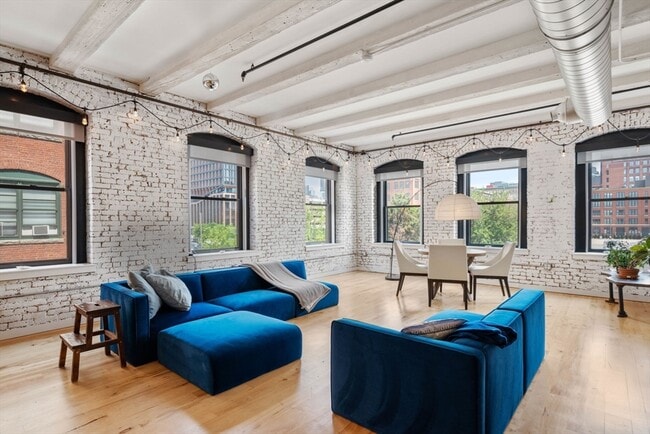 Building Photo - 21 Wormwood St Unit 314-315