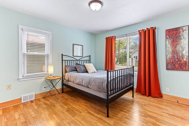 Photo - 15812 Culver Dr Unit SI ID1596554P