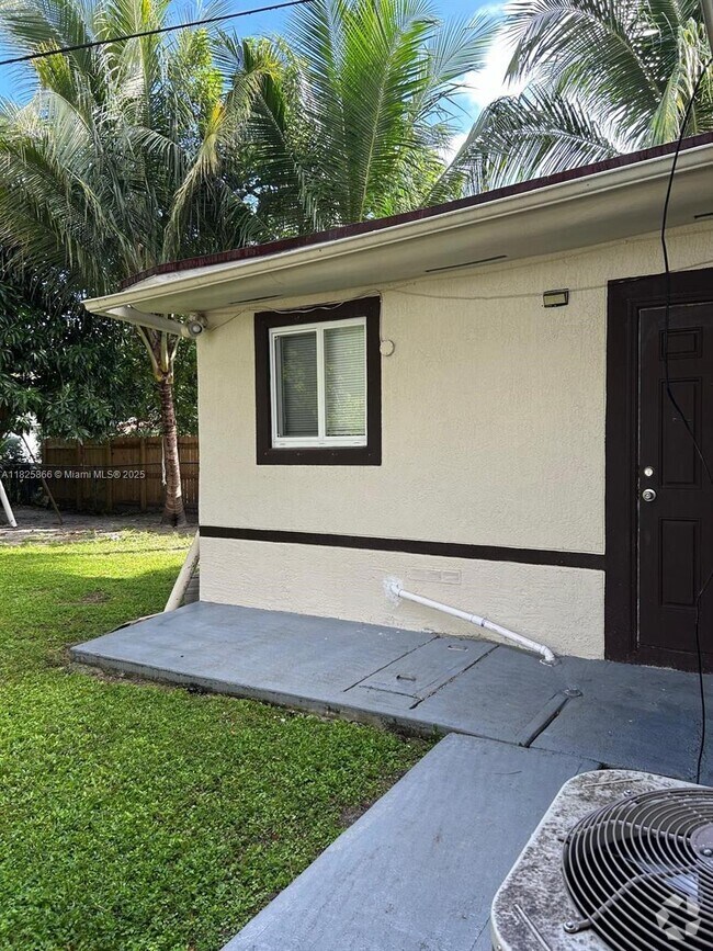 Building Photo - 785 NW 96th St Unit 2 Rental