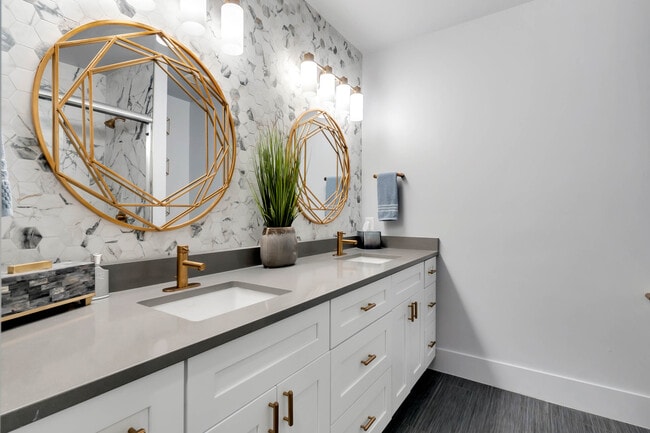 Photo - 428 W Swoope Ave